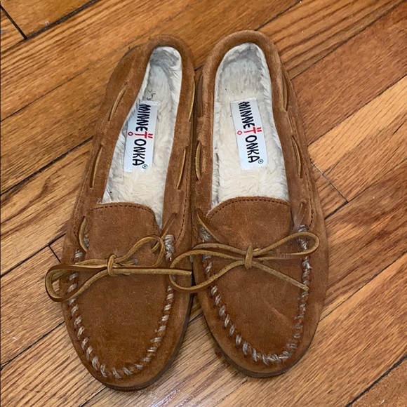 MINNETONKA slippers - Picture 2 of 3